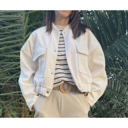 Chaqueta de paño blanca.