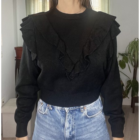 Jersey negro con volante.