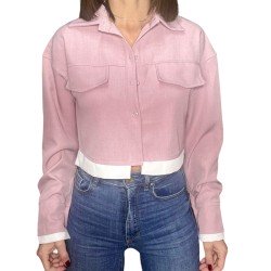 Camisa con botones de color rosa vista por delante.