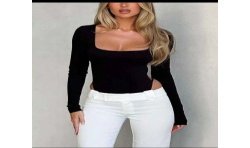 Body elástico en color negro.