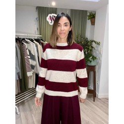 Jersey gris con rayas grandes granates.