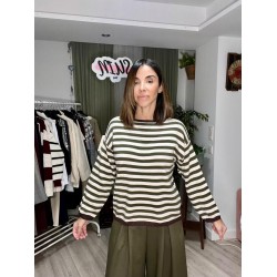 Jersey de rayas verdes con ribete en granate en cuello,puños y parte baja cintura.