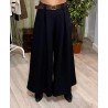 Pantalón ancho de vestir, con pinzas, bolsillos y cinturón de color negro